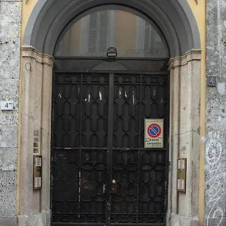 Lovely Piatti Duomo Милан