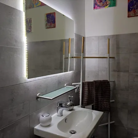 46m² 1 Slaapkamer, 1 Privé Badkamer In Center * Milaan